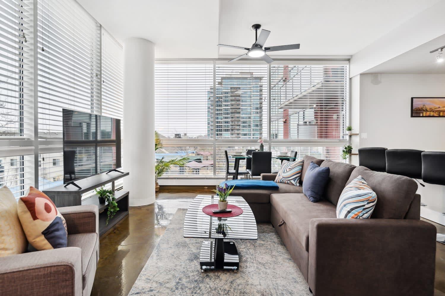 Upscale 2Br Condo - King Bed - Stunning Views YYC Kültér fotó