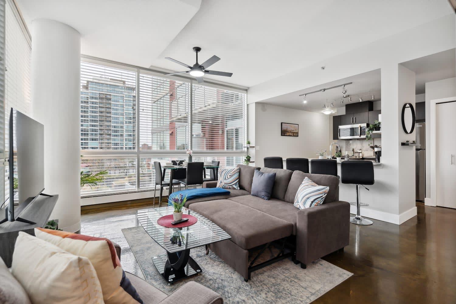 Upscale 2Br Condo - King Bed - Stunning Views YYC Kültér fotó