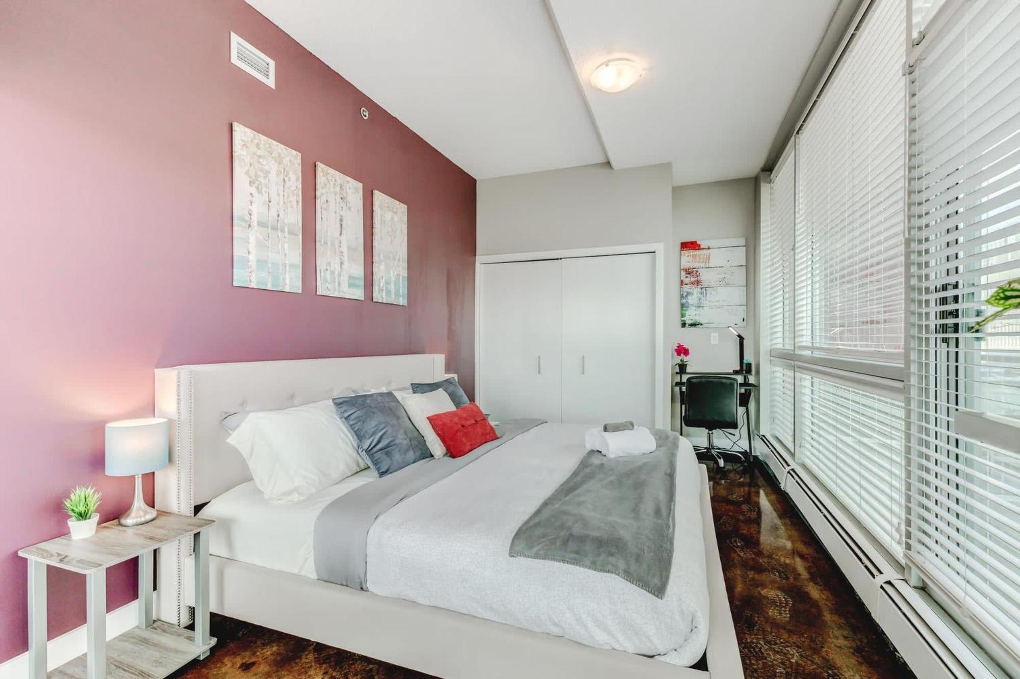 Upscale 2Br Condo - King Bed - Stunning Views YYC Kültér fotó